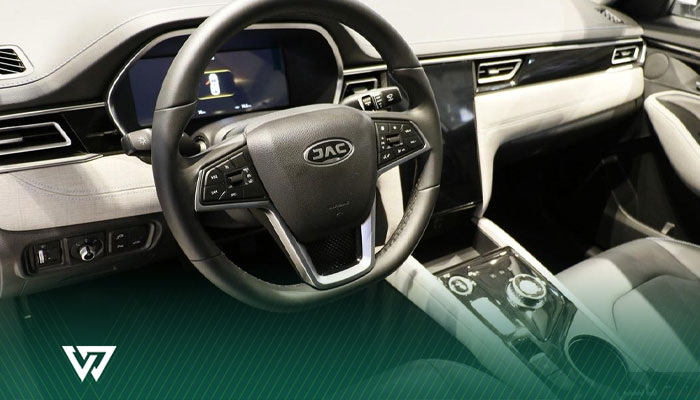 کابین و امکانات رفاهی KMC EJ7 | امکانات داخلی کی ام سی ایجی۷