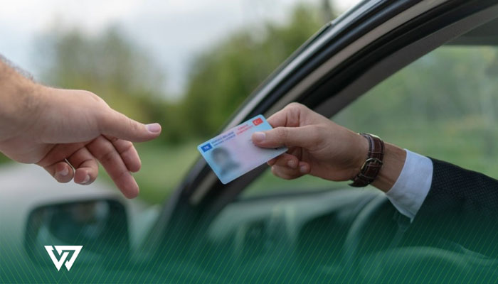 جریمه دیرکرد تمدید گواهینامه ۱۴۰۴ | هزینه، مراحل و نکات قانونی رانندگی با گواهینامه منقضی