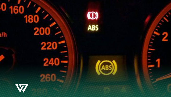 خلاصه دلایل روشن شدن چراغ ABS