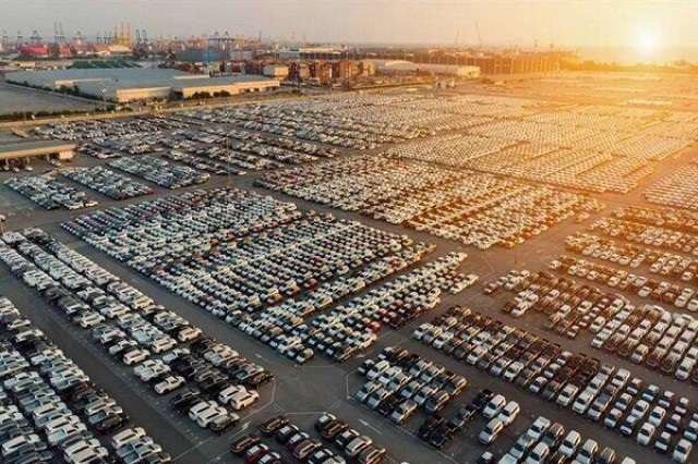 چه تصمیمهایی برای واردات خودرو در سال ۱۴۰۵ اجرا شد؟