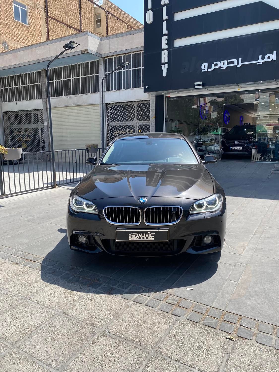 ب ام و سری 3 سدان 320i - 2018