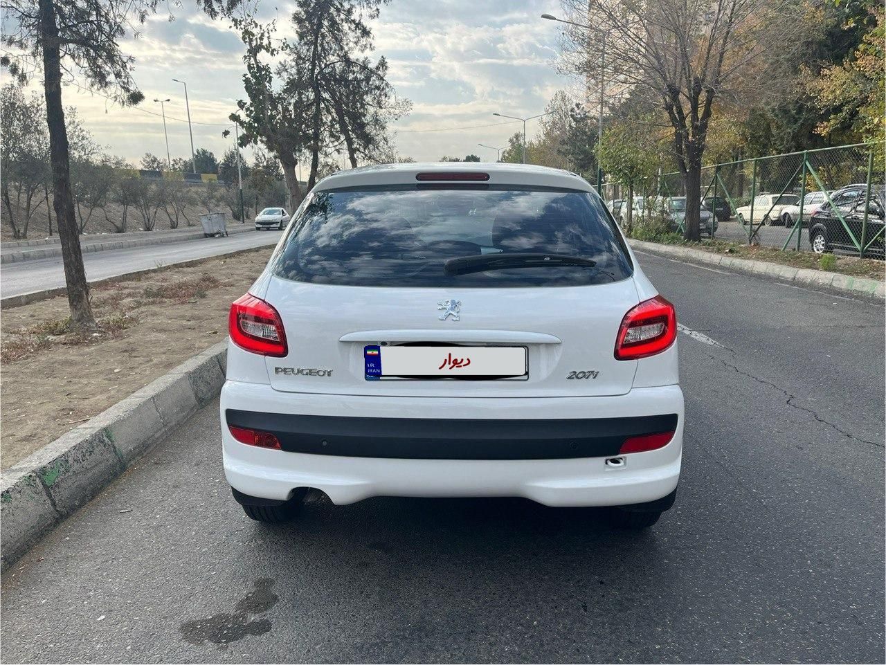 پژو 207 دنده ای با موتور TU3 - 1402