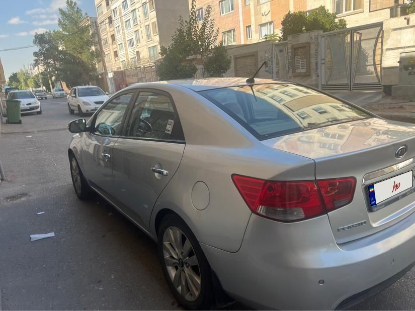 کیا سراتو 2.0 لیتر اتوماتیک GT لاین - 2010