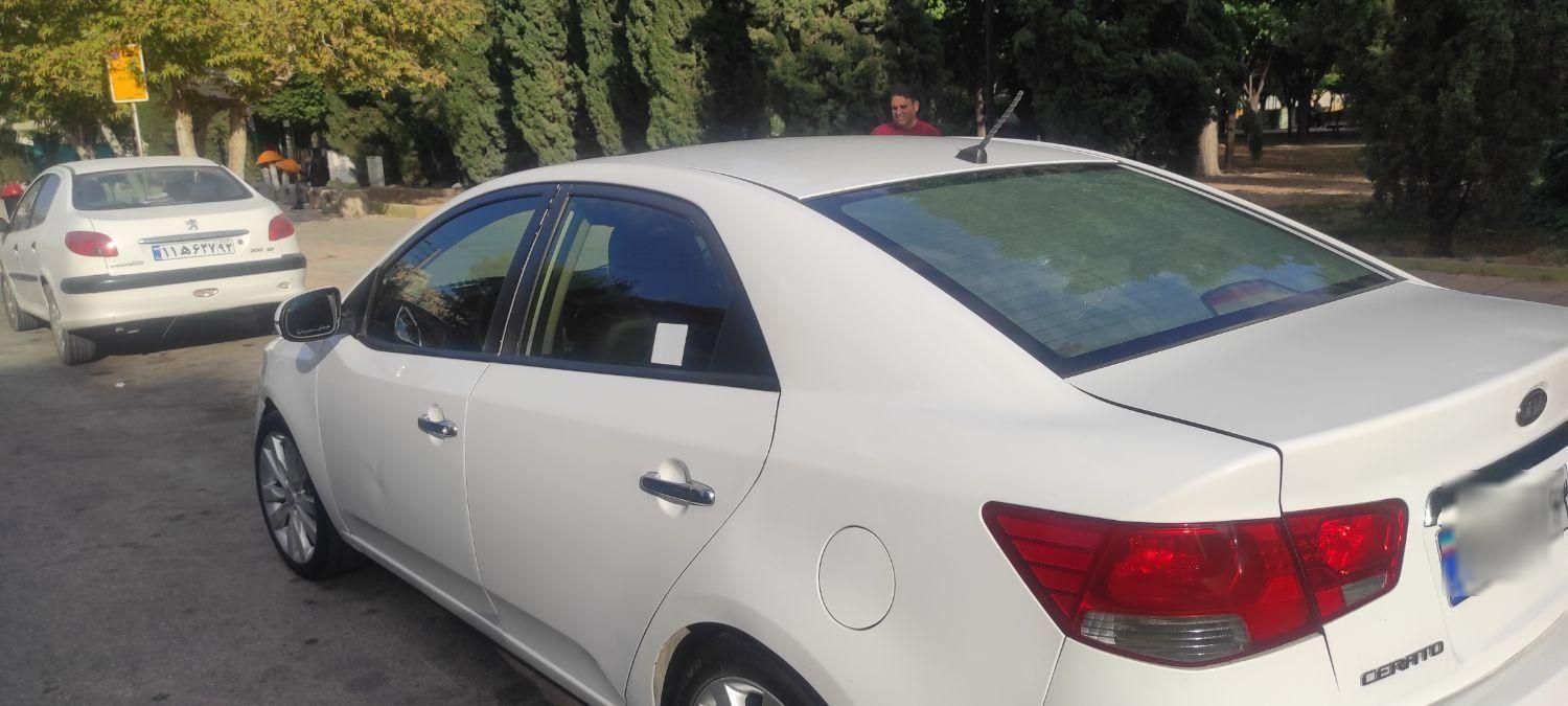 کیا سراتو 2.0 لیتر اتوماتیک GT لاین - 2011