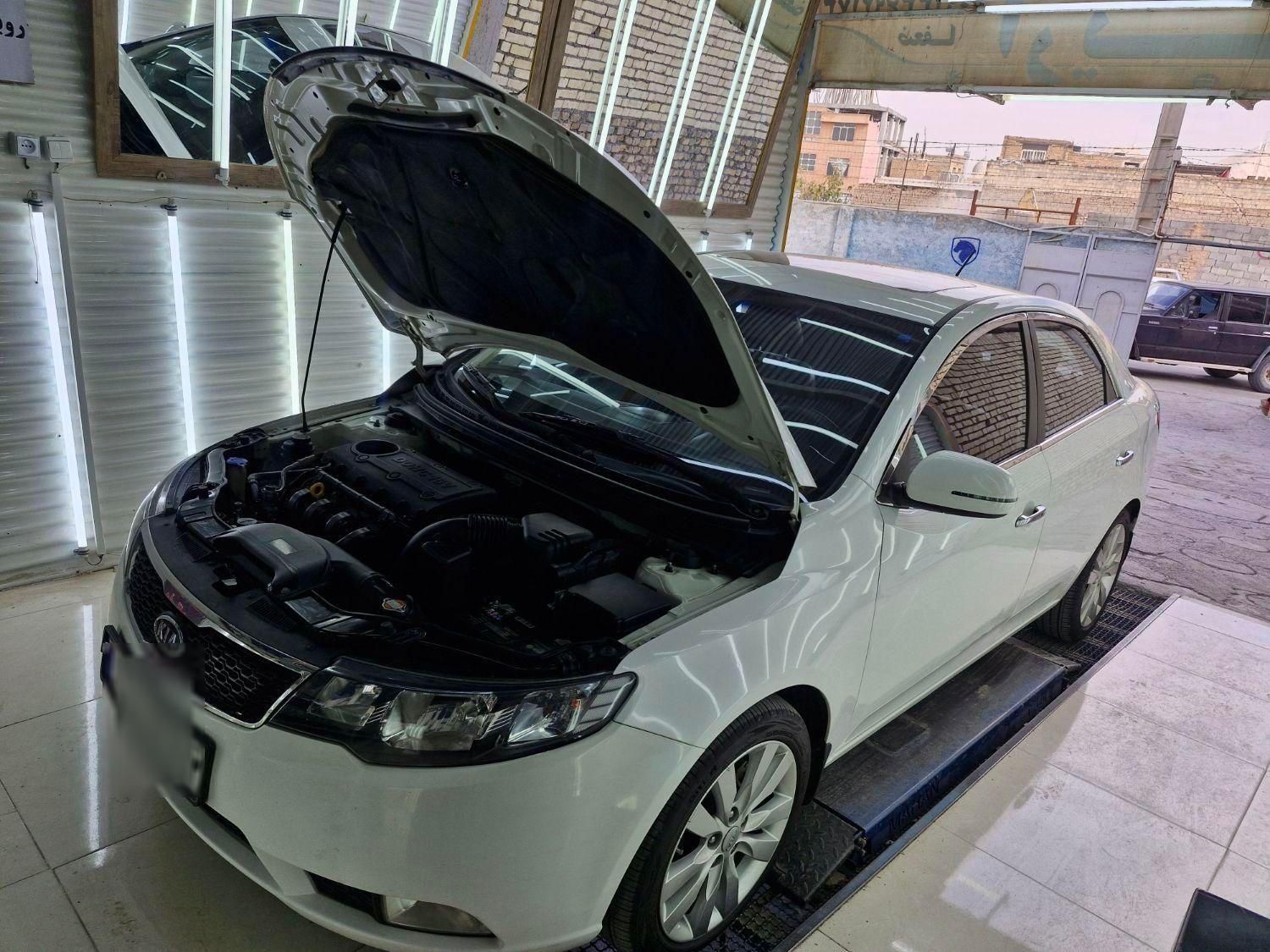 کیا سراتو 2.0 لیتر اتوماتیک GT لاین - 2011