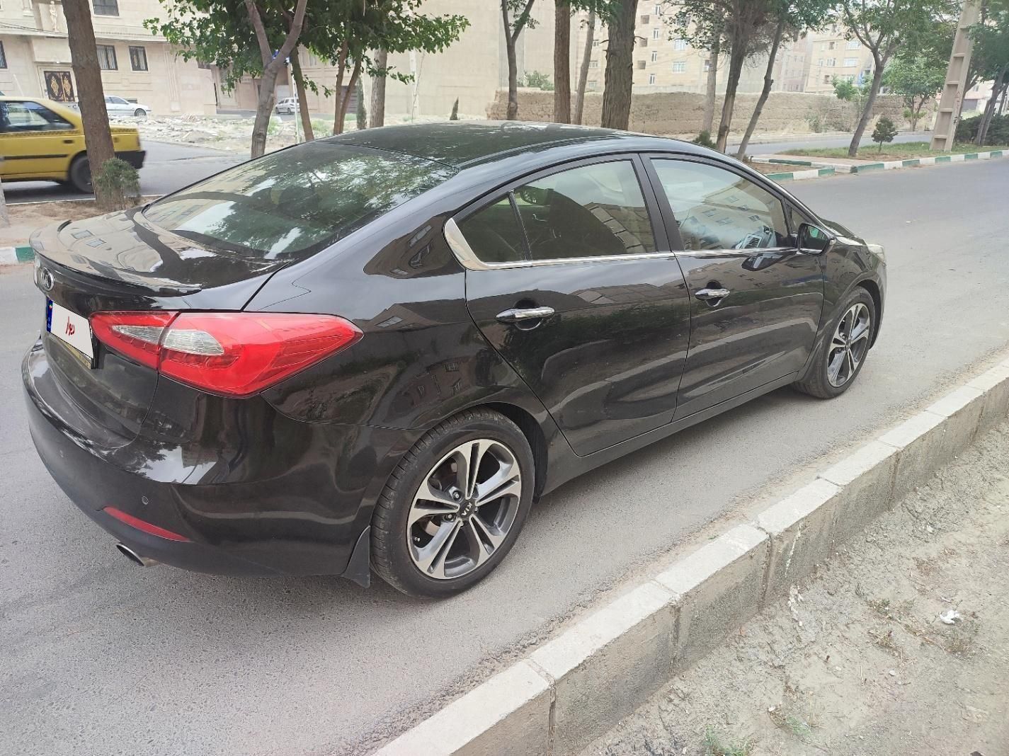 کیا سراتو 2.0 لیتر اتوماتیک GT لاین - 2015