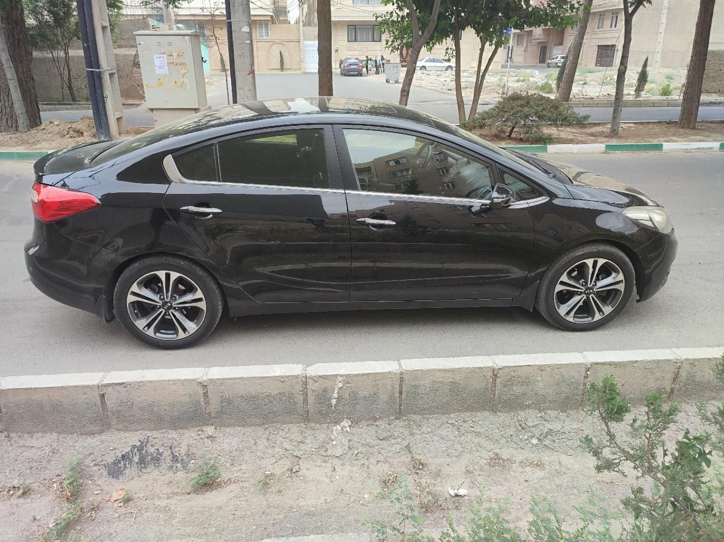 کیا سراتو 2.0 لیتر اتوماتیک GT لاین - 2015