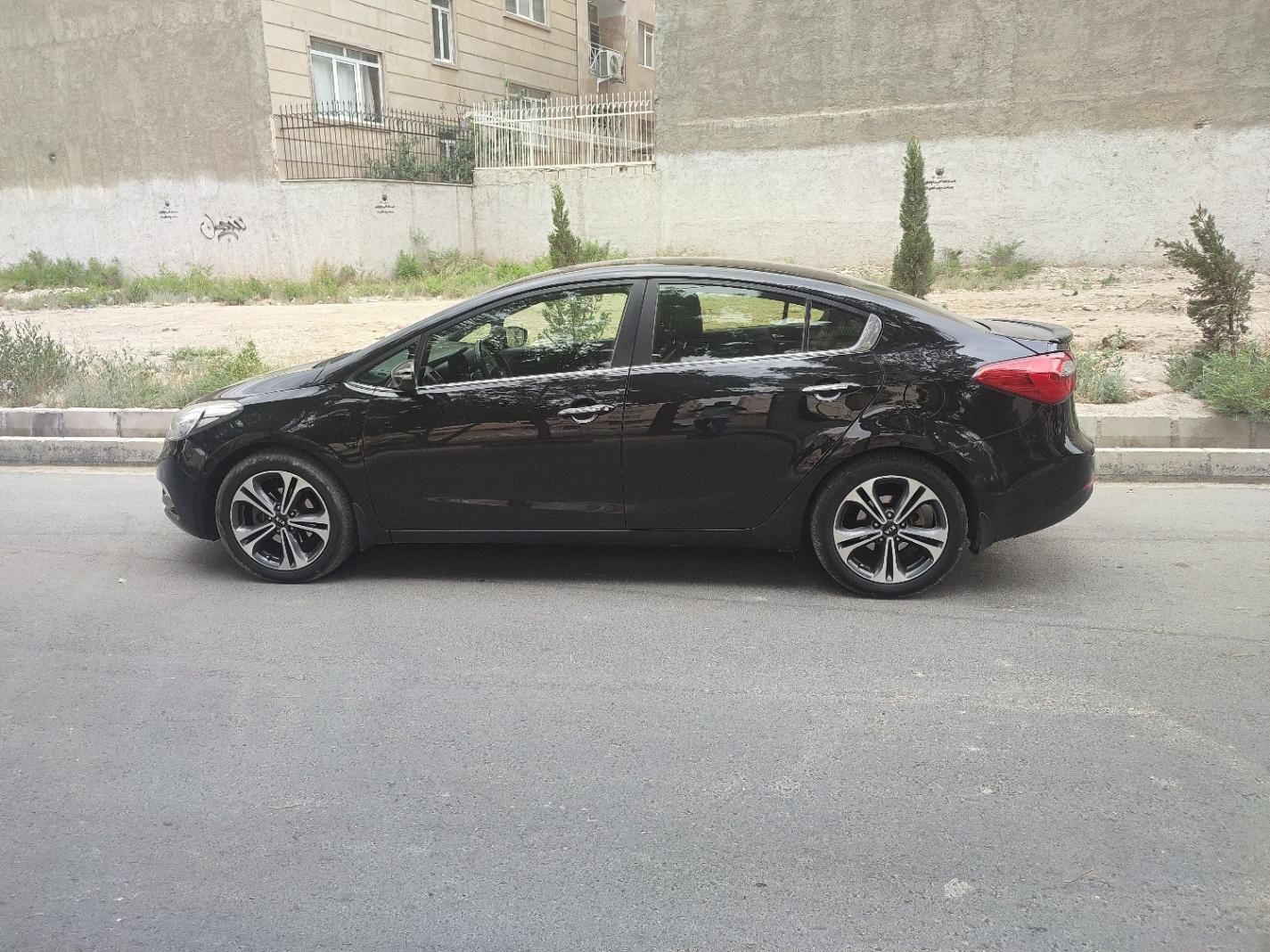 کیا سراتو 2.0 لیتر اتوماتیک GT لاین - 2015