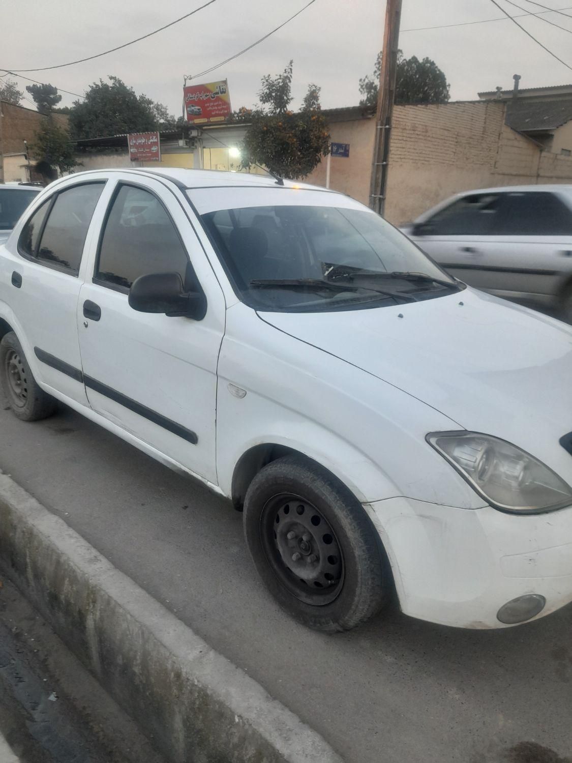 تیبا صندوق دار LX - 1393