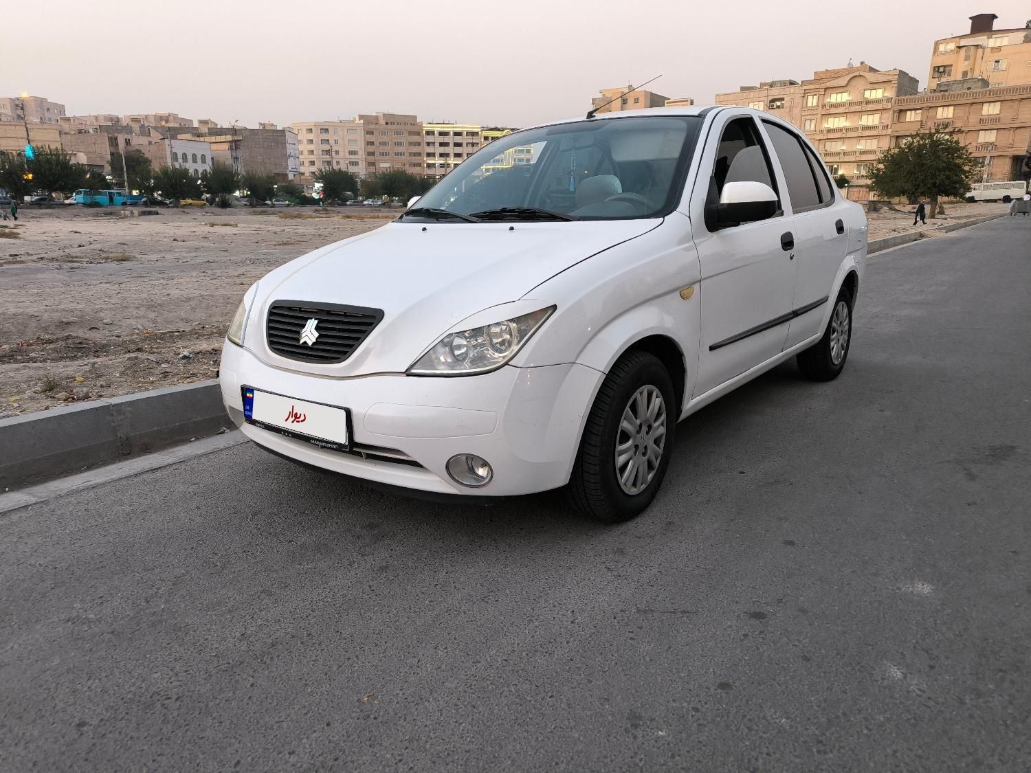 تیبا صندوق دار EX - 1396