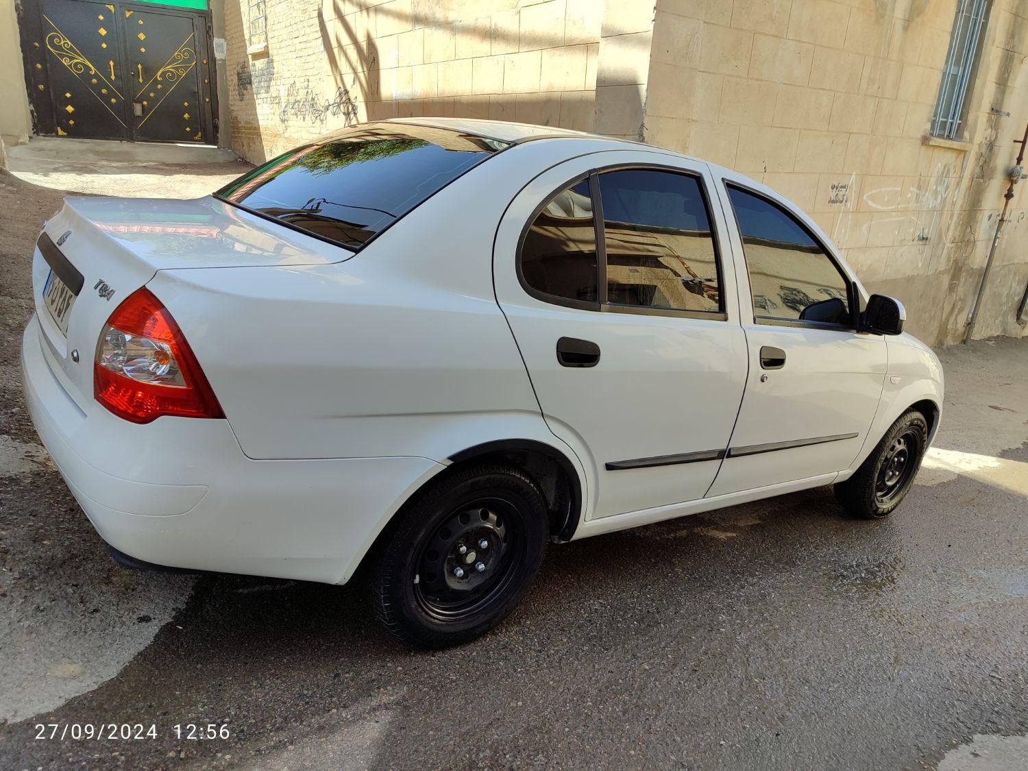 تیبا صندوق دار EX - 1395