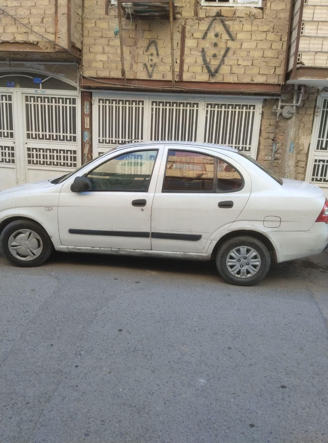 تیبا صندوق دار LX - 1390