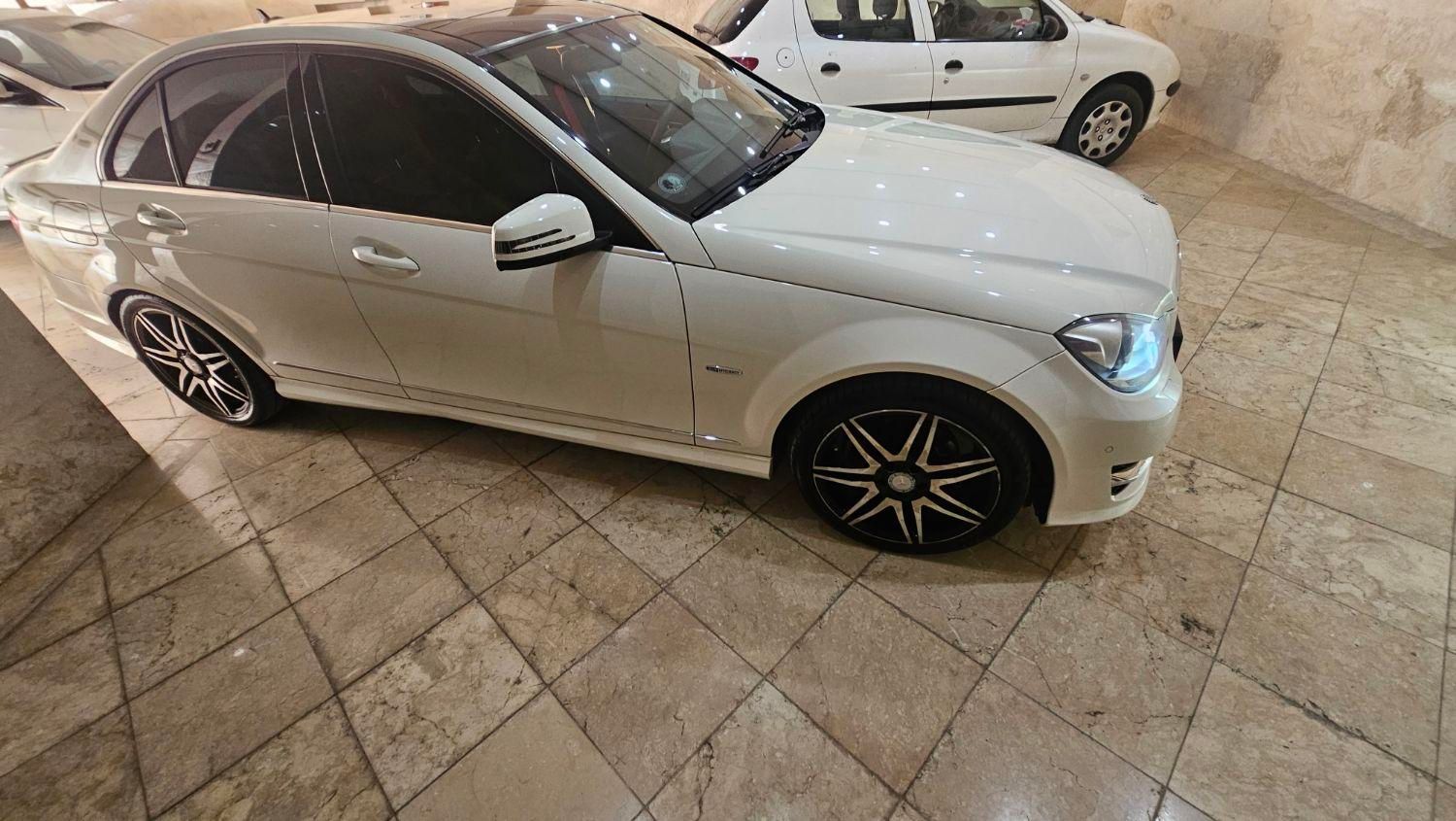 بنز C 200 - 2012