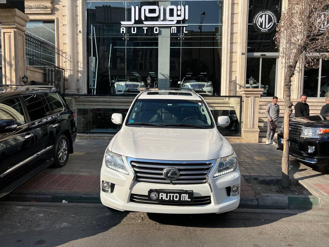 لکسوس LX 570 فول - 2013