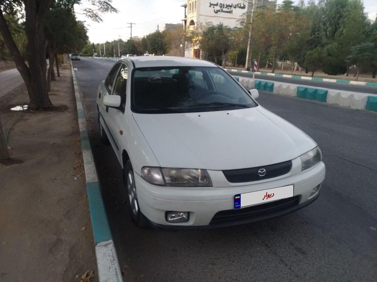 مزدا 323 F - 2000