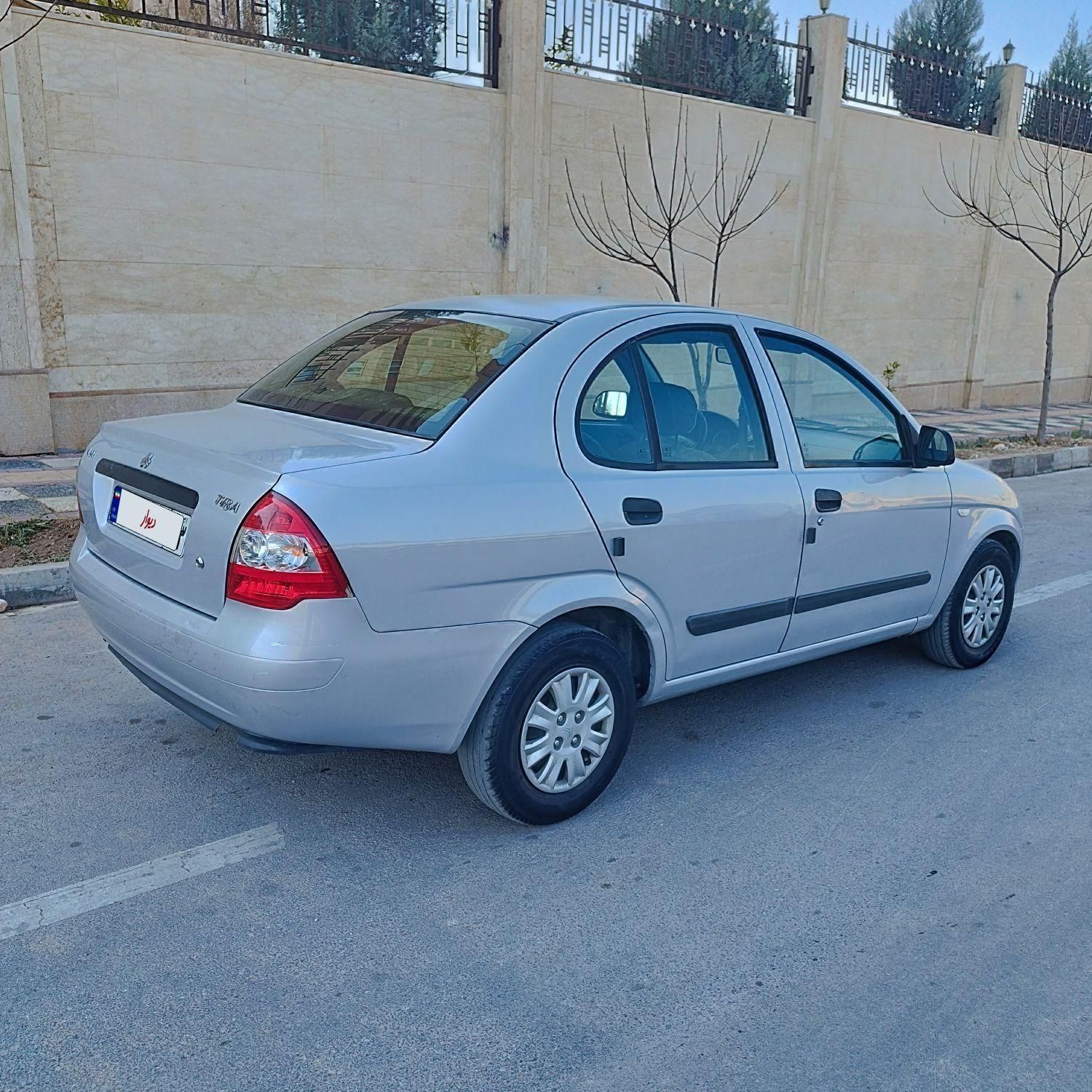 تیبا صندوق دار LX - 1395