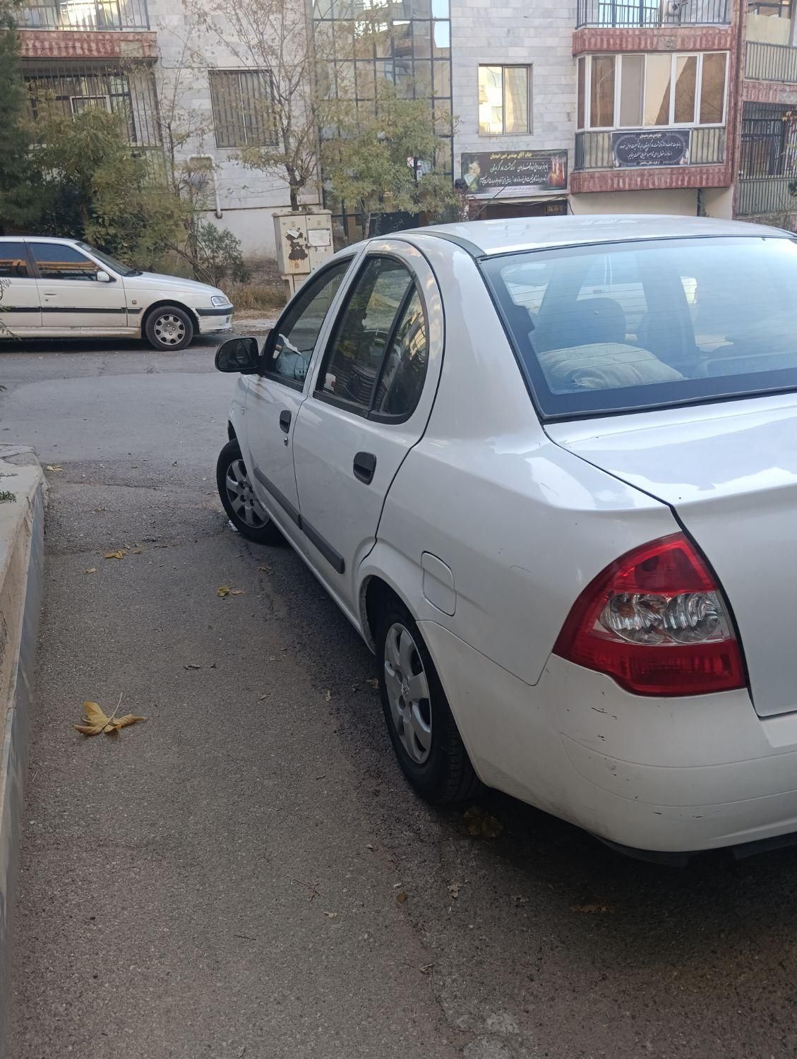 تیبا صندوق دار LX - 1394