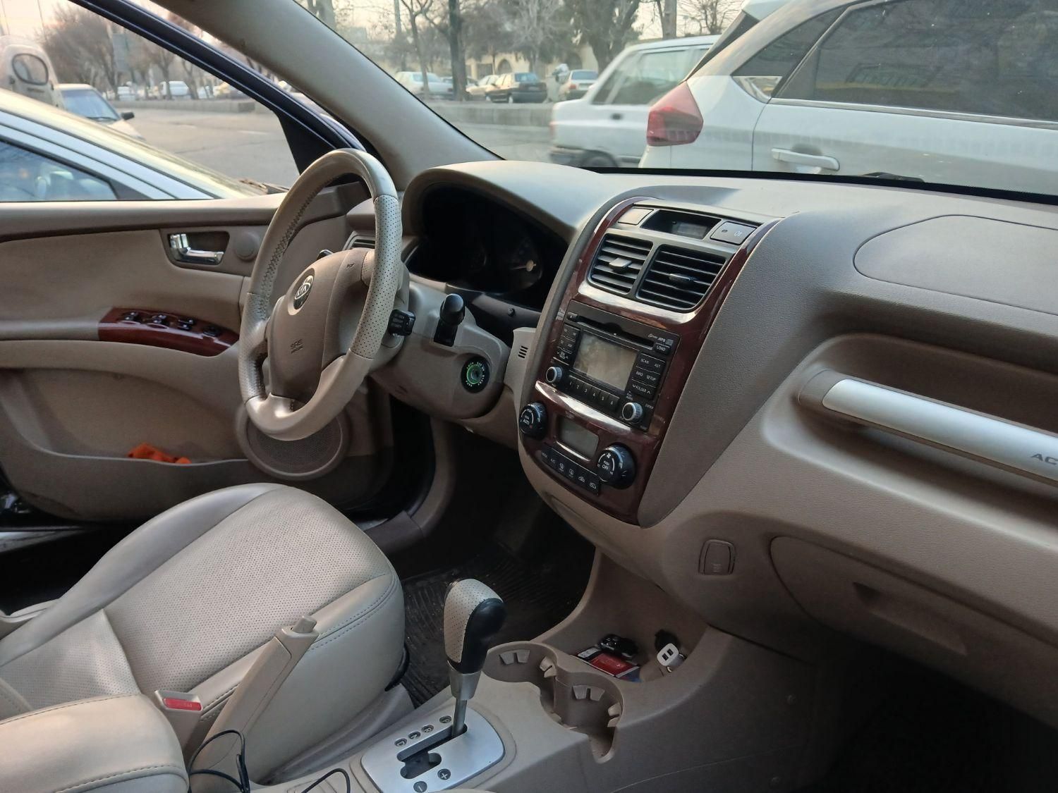 کیا اسپورتیج 6 سیلندر 2700cc - 2010