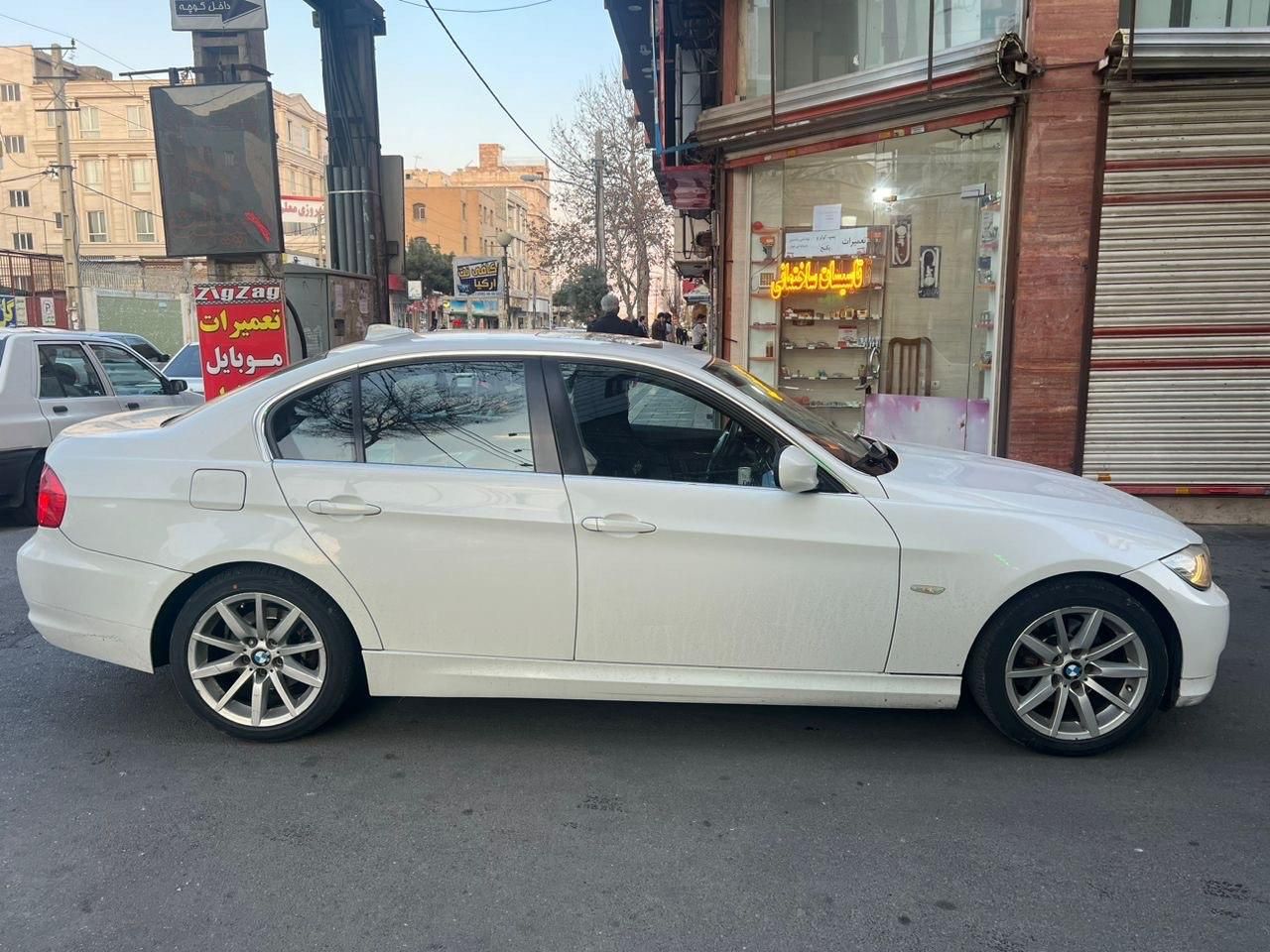 ب ام و سری 3 سدان 325i - 2009