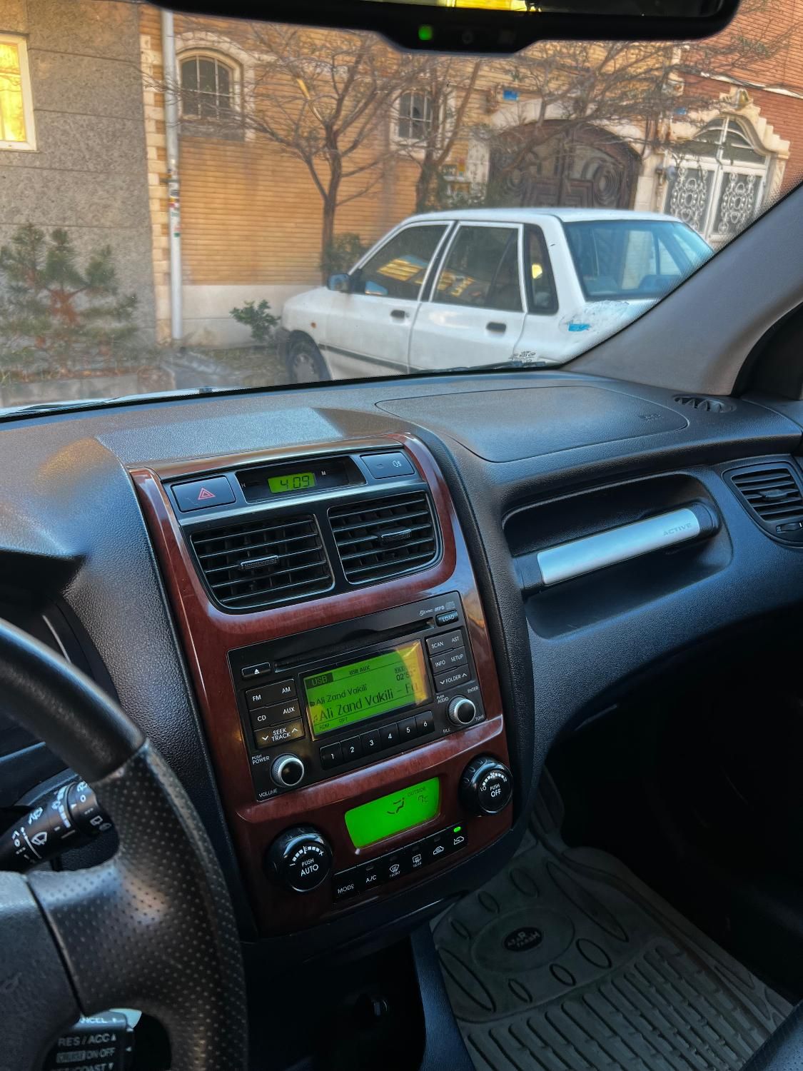 کیا اسپورتیج 6 سیلندر 2700cc - 2010