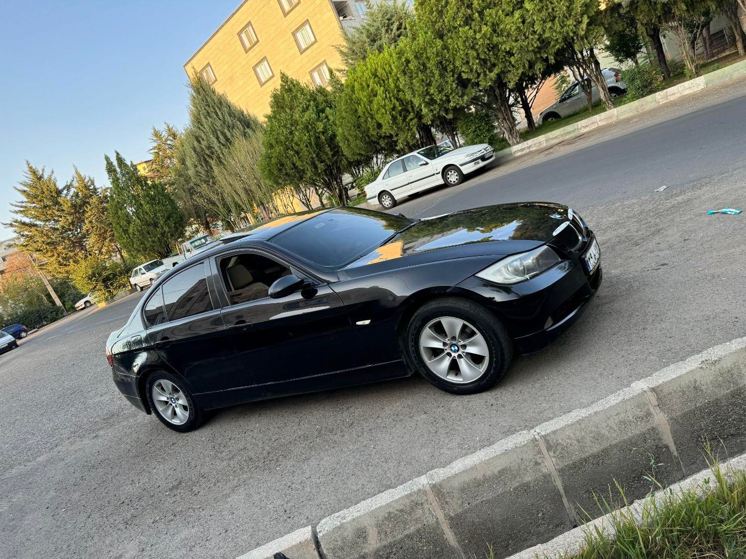 ب ام و سری 3 سدان 320i - 2006