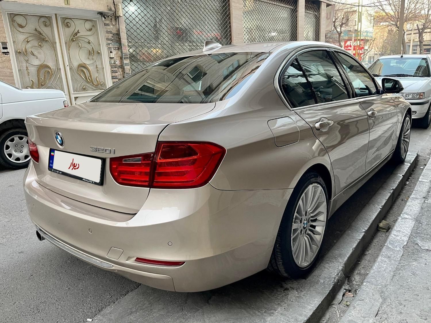 ب ام و سری 3 سدان 320i - 2013