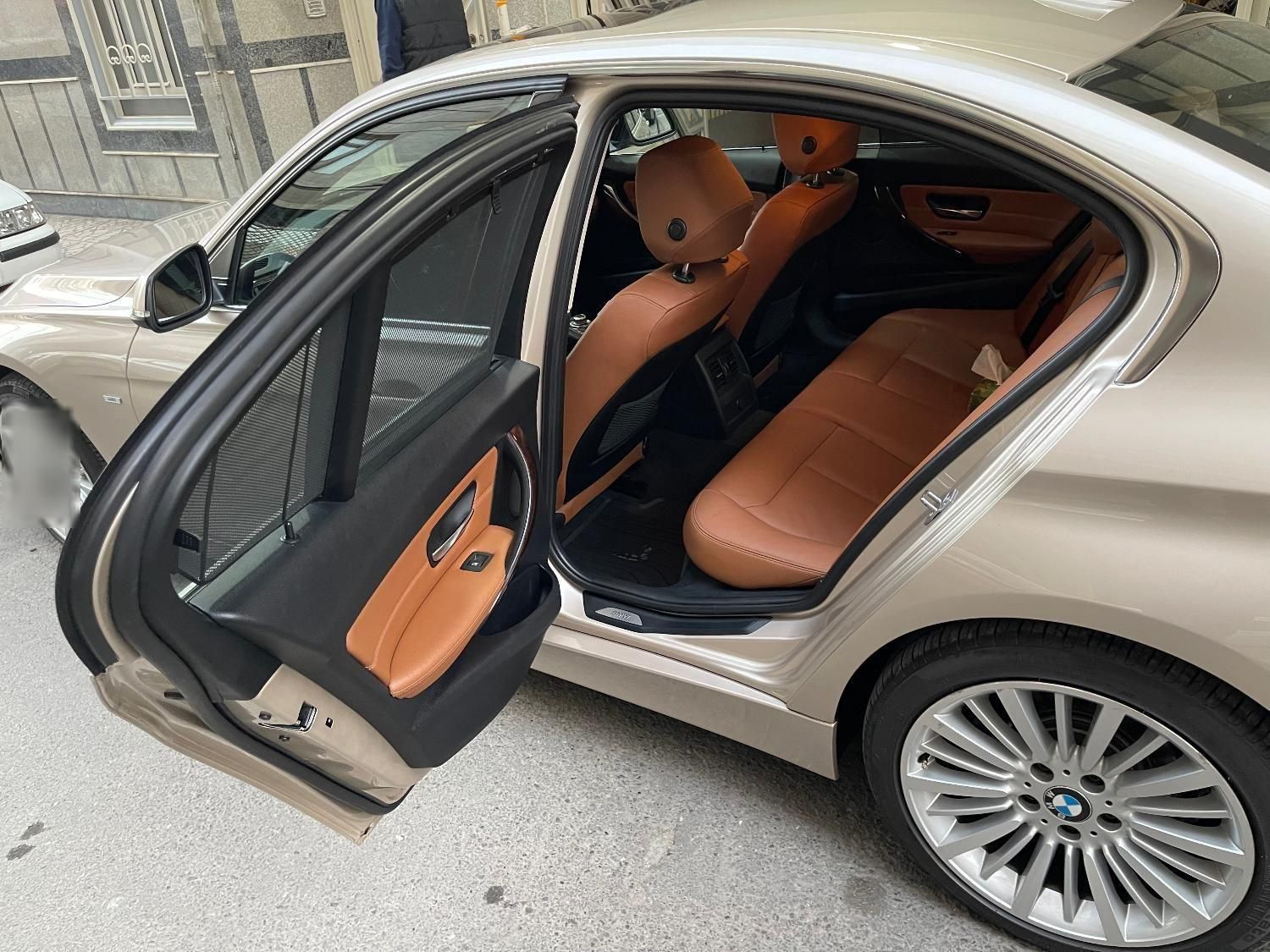 ب ام و سری 3 سدان 320i - 2013