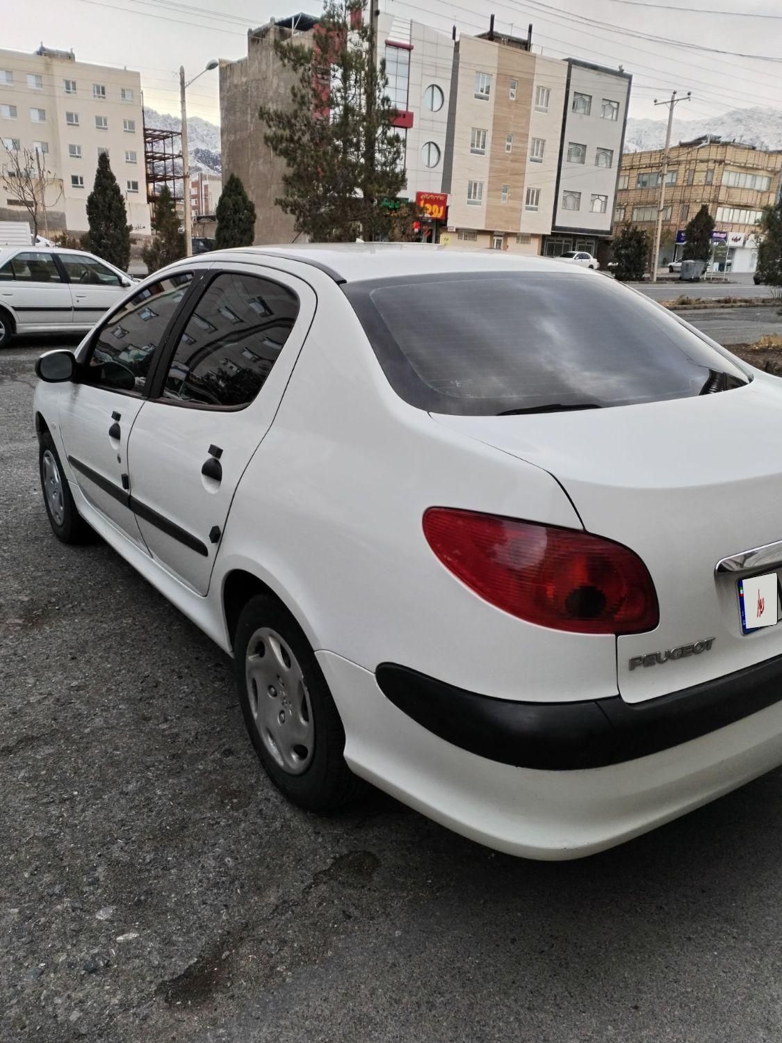 پژو 206 SD v8 - 1390