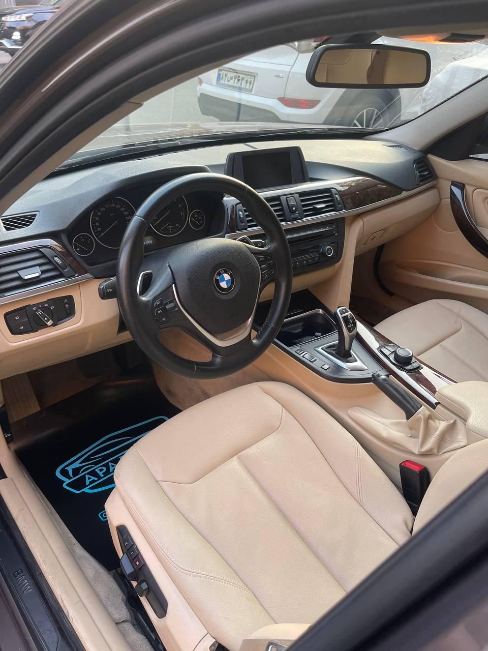 ب ام و سری 3 سدان 320i - 2014