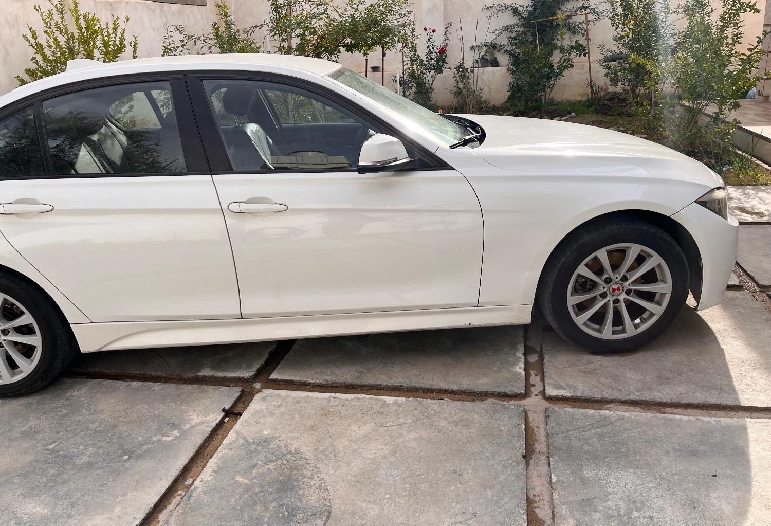 ب ام و سری 3 سدان 320i - 2017