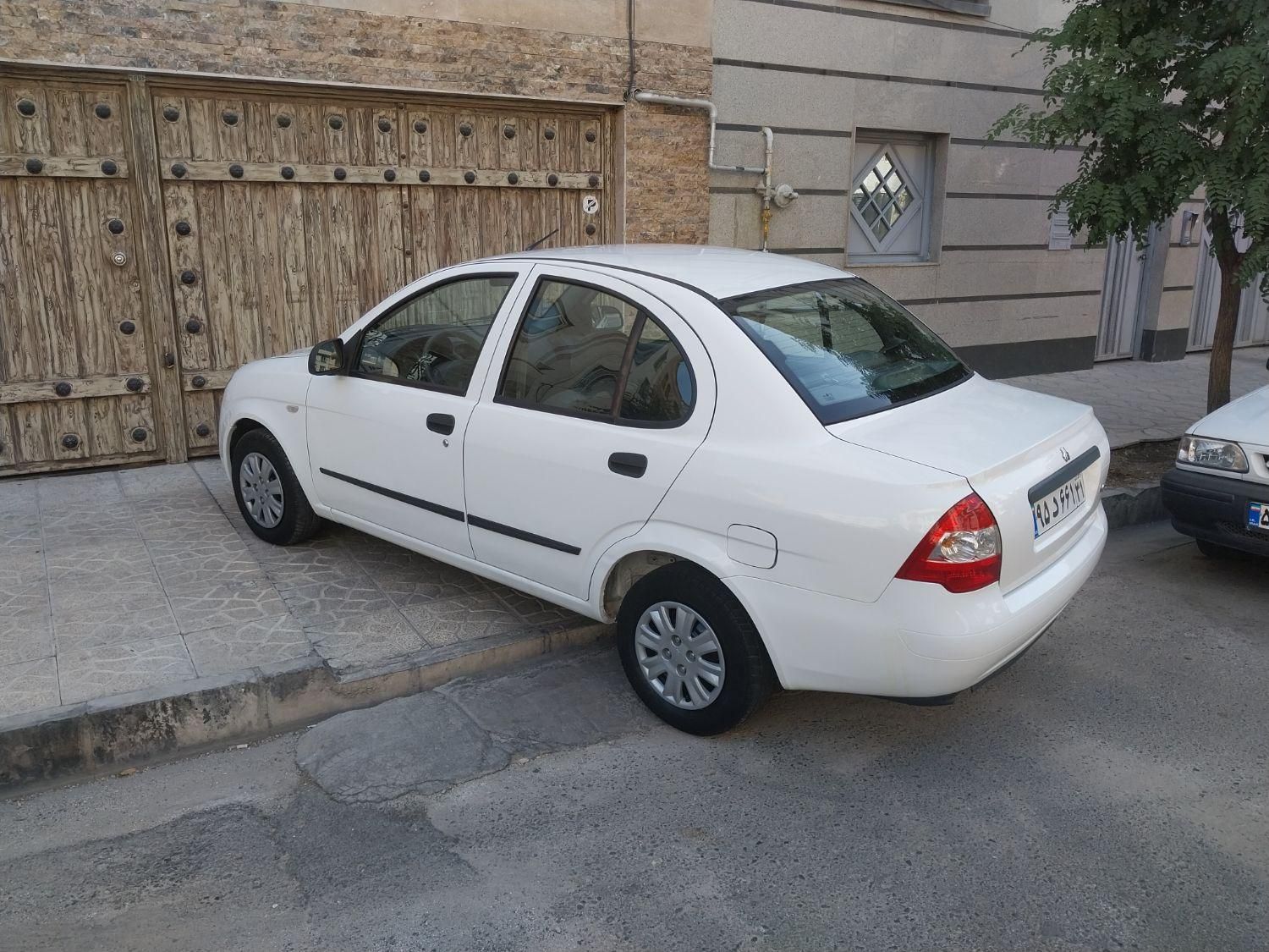 تیبا صندوق دار EX - 1395