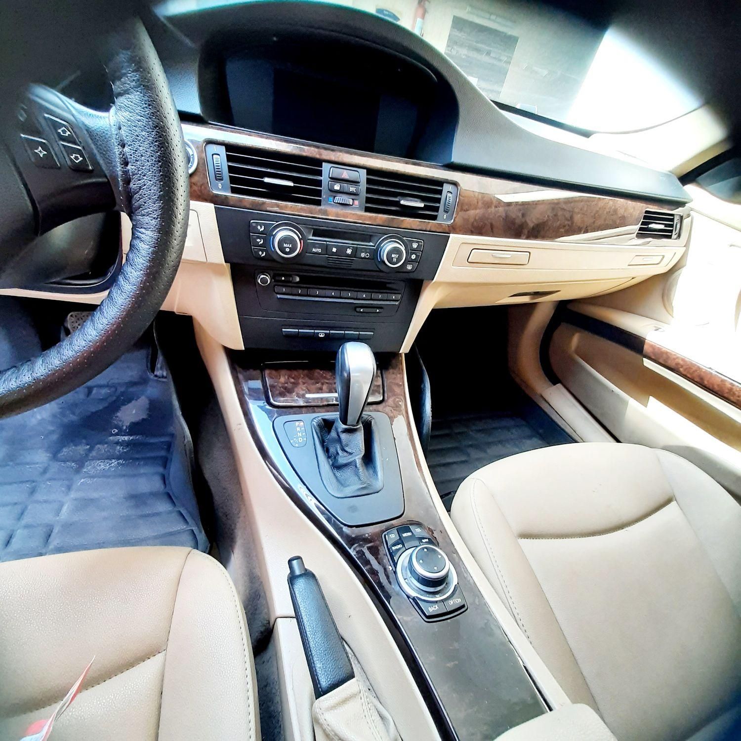 ب ام و سری 3 سدان 320i - 2009