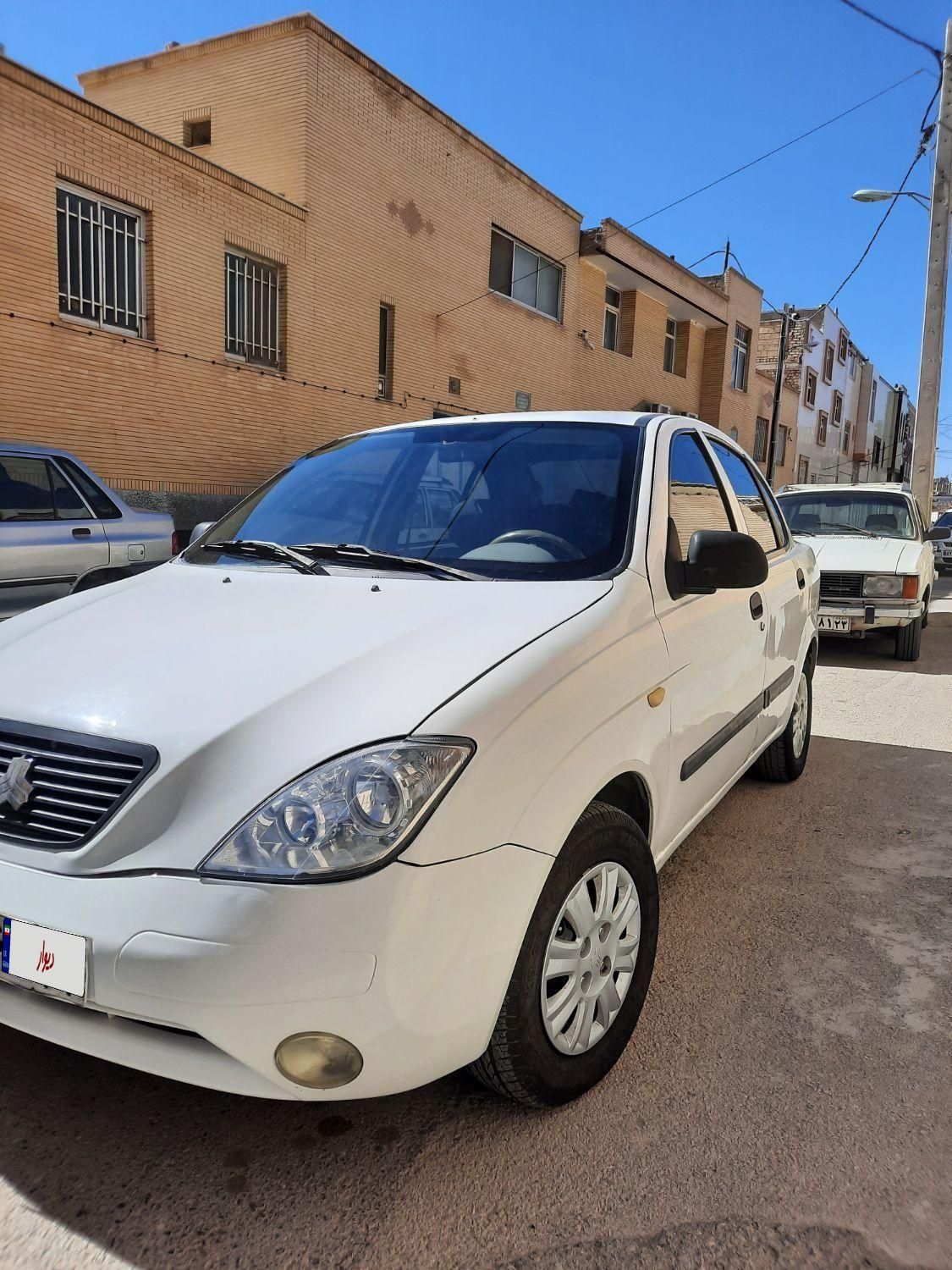 تیبا صندوق دار LX - 1390