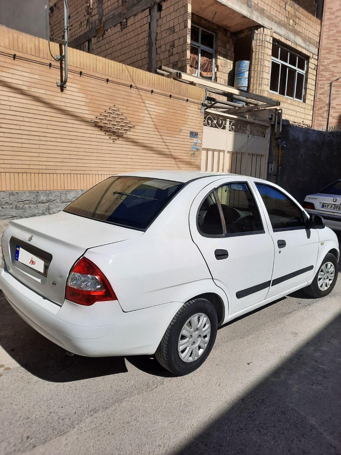 تیبا صندوق دار LX - 1390