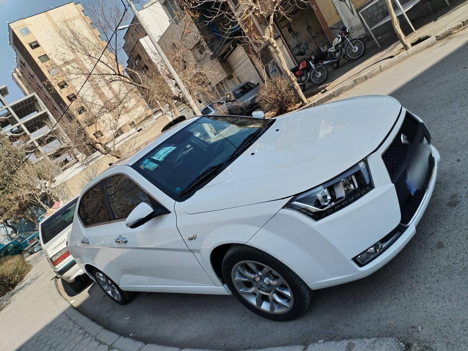 سمند LX XU7 - 1402