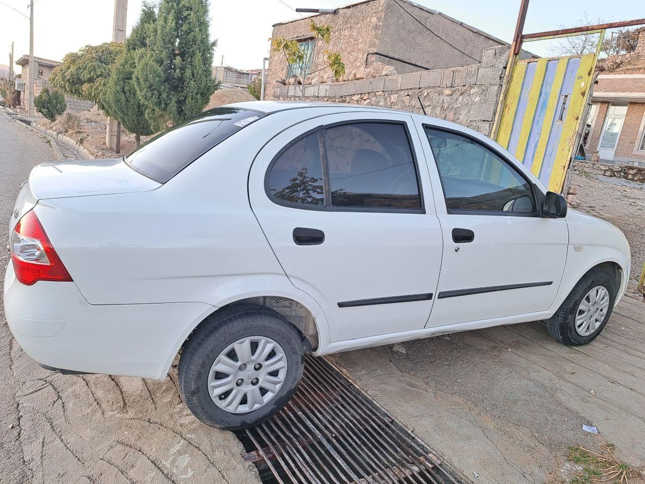 تیبا صندوق دار EX - 1395