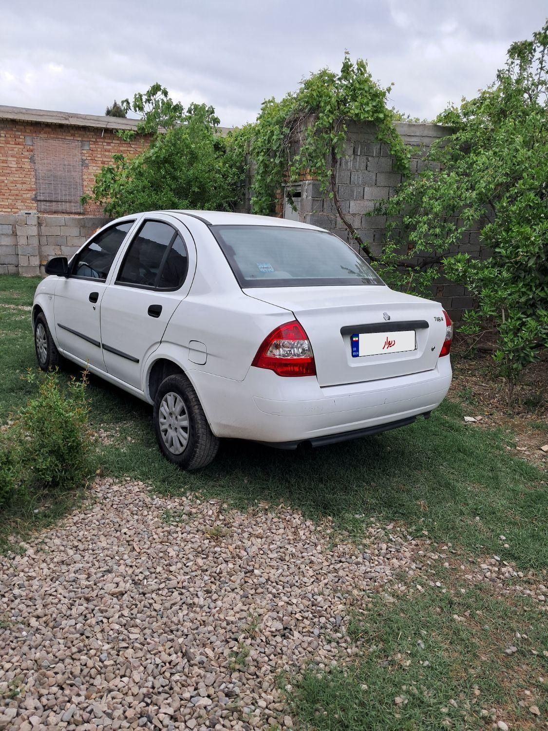 تیبا صندوق دار SX - 1400