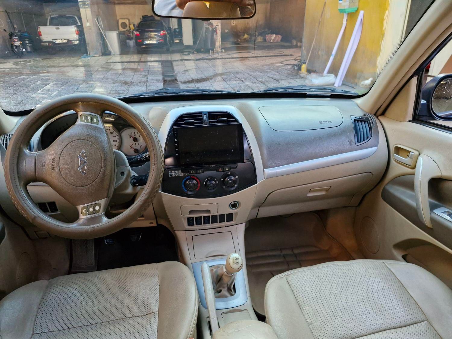ام وی ام X33 دنده‌ای ساده - 2012