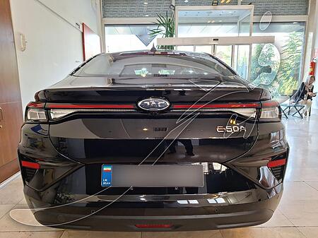 کی ام سی EJ7 142 کیلووات - 2024