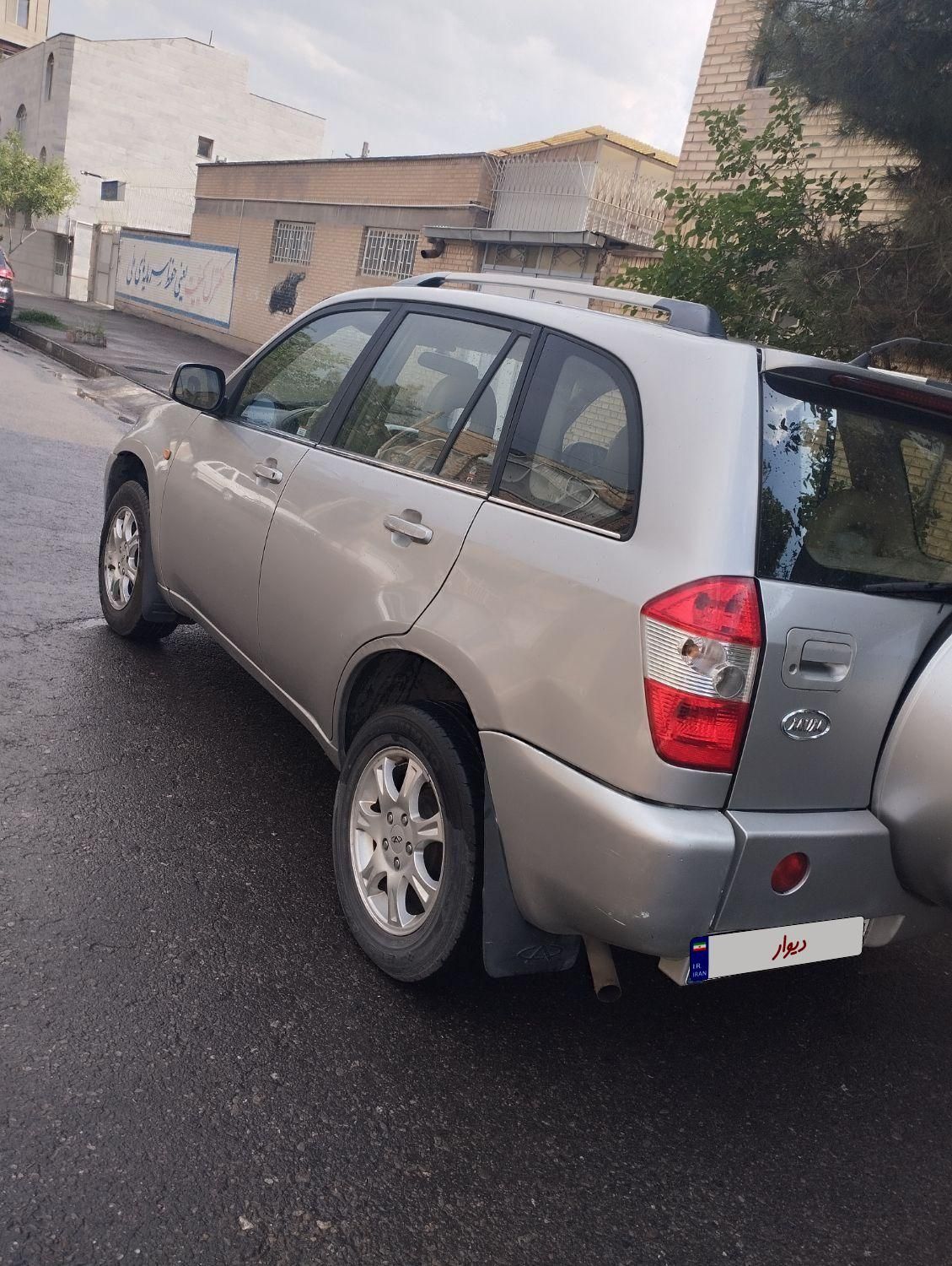 ام وی ام X33 دنده‌ای ساده - 2012