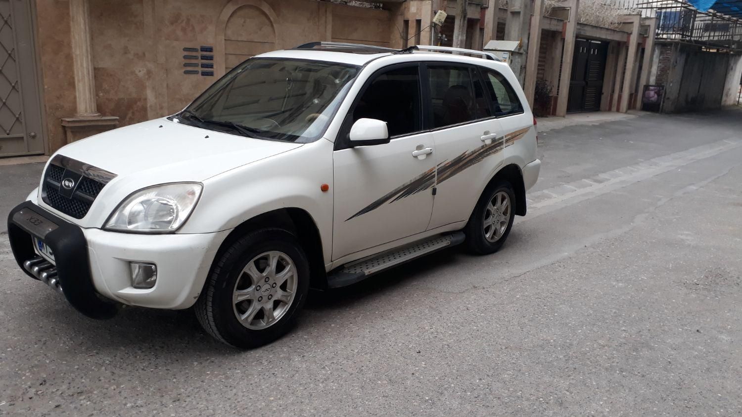 ام وی ام X33 دنده‌ای ساده - 2012