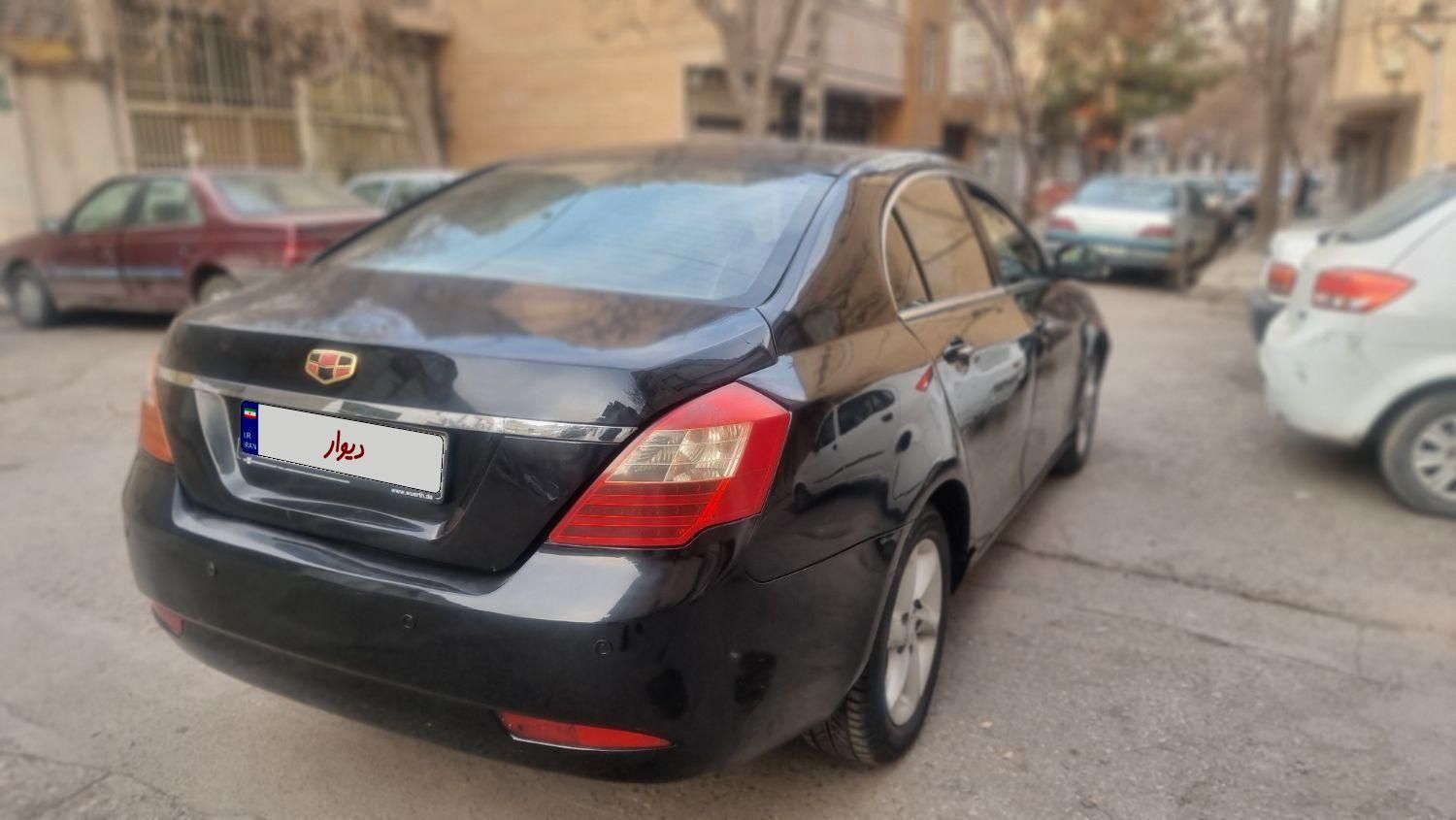 جیلی امگرند Rv 7 دنده‌ ای - 2013