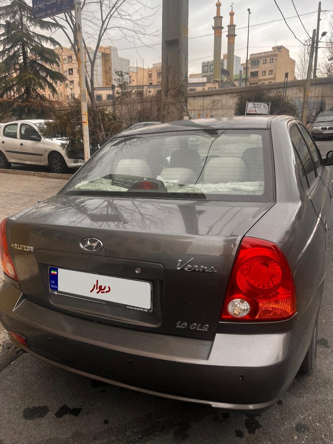 هیوندای ورنا دنده‌ ای - 2010