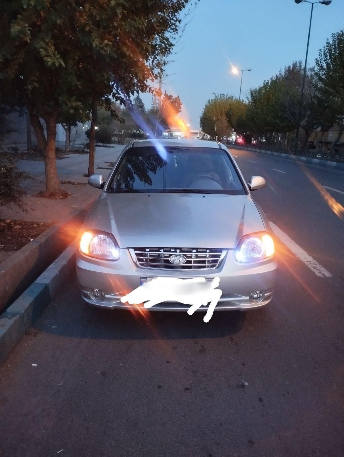 هیوندای ورنا دنده‌ ای - 2004