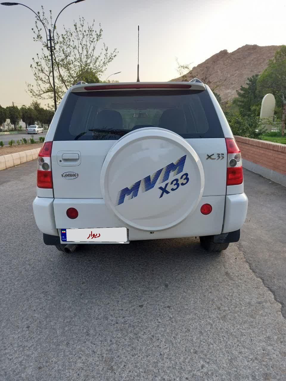 ام وی ام X33 دنده‌ای ساده - 2011