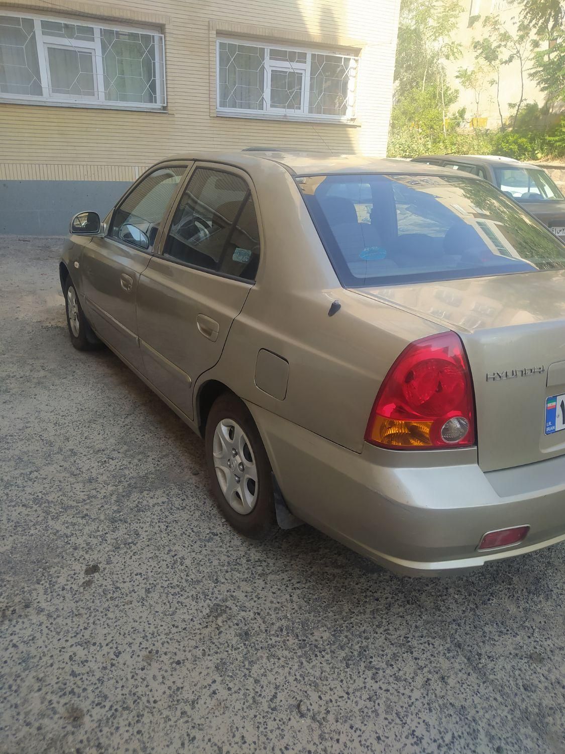هیوندای ورنا دنده‌ ای - 2005