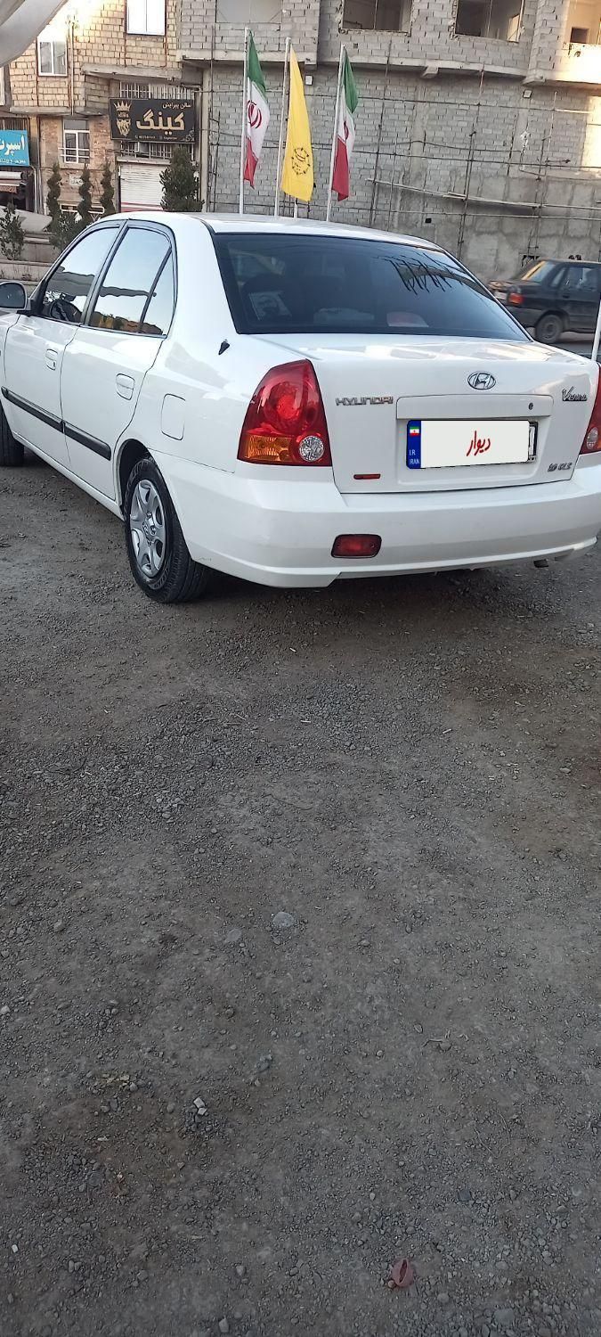 هیوندای ورنا دنده‌ ای - 2010