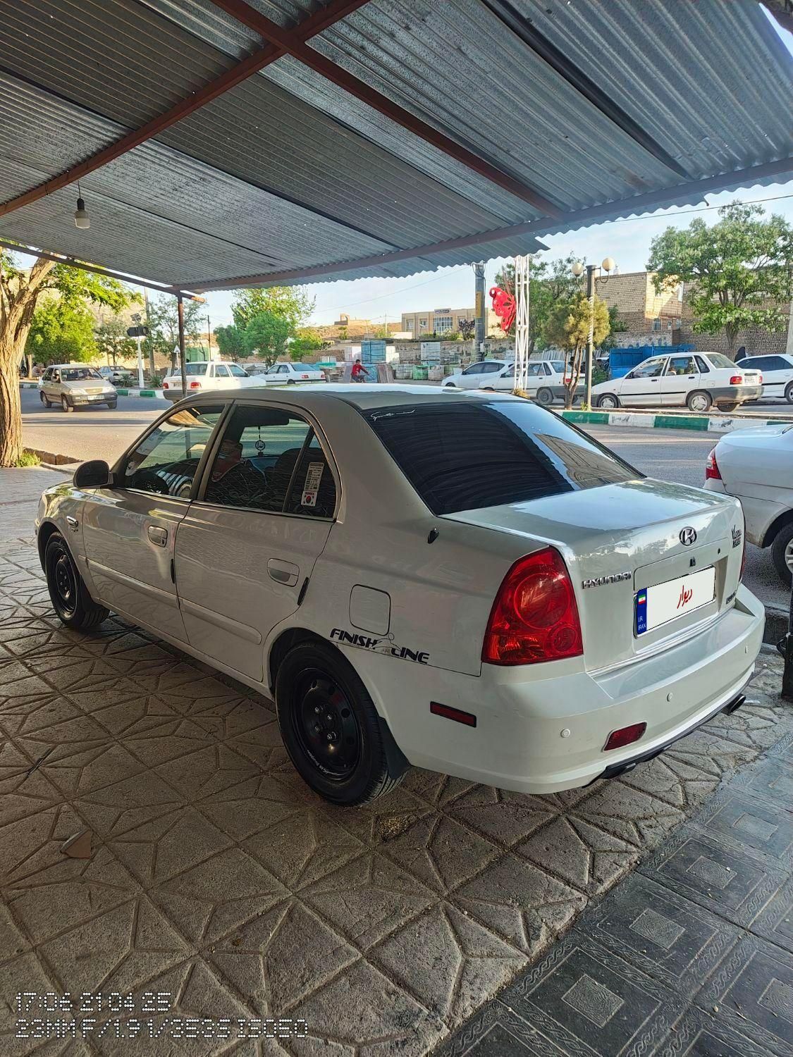هیوندای ورنا دنده‌ ای - 2006