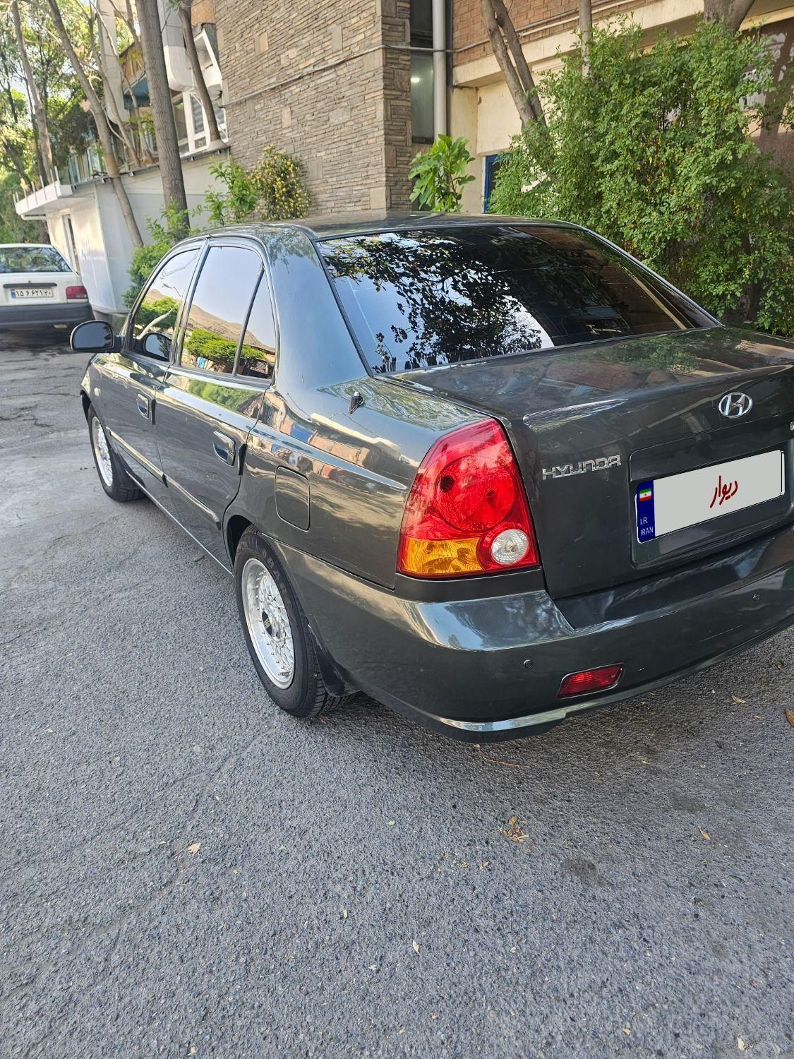هیوندای ورنا دنده‌ ای - 2005
