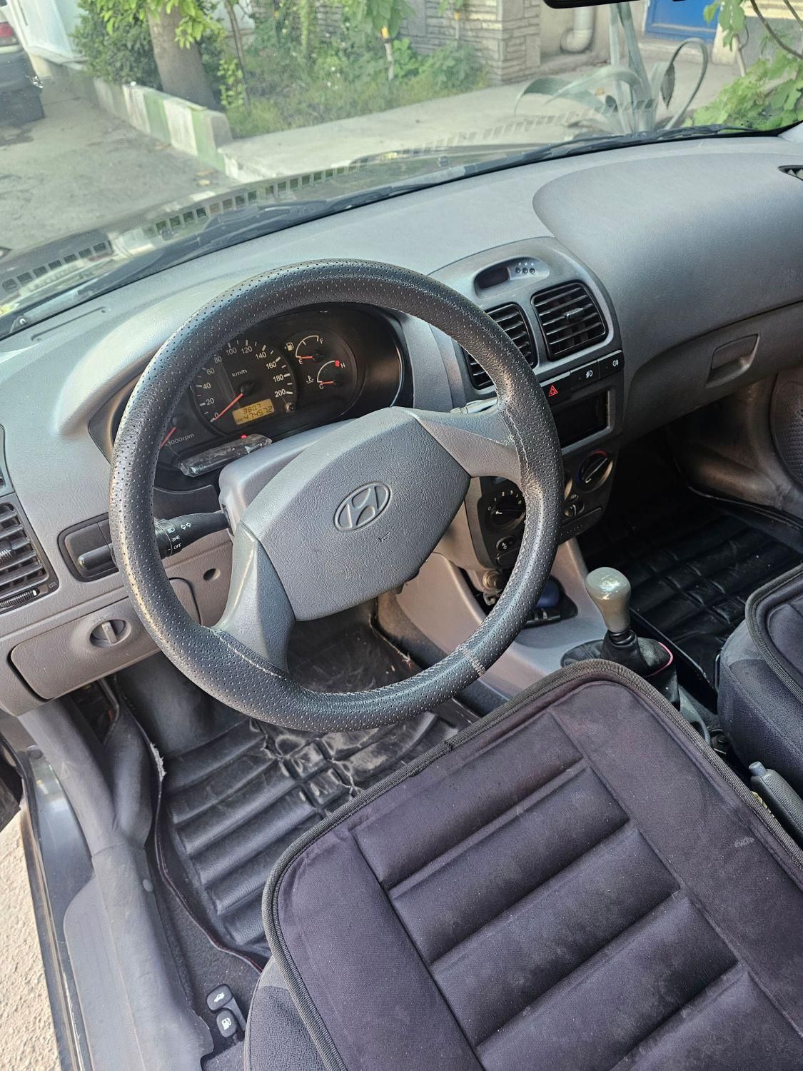هیوندای ورنا دنده‌ ای - 2005